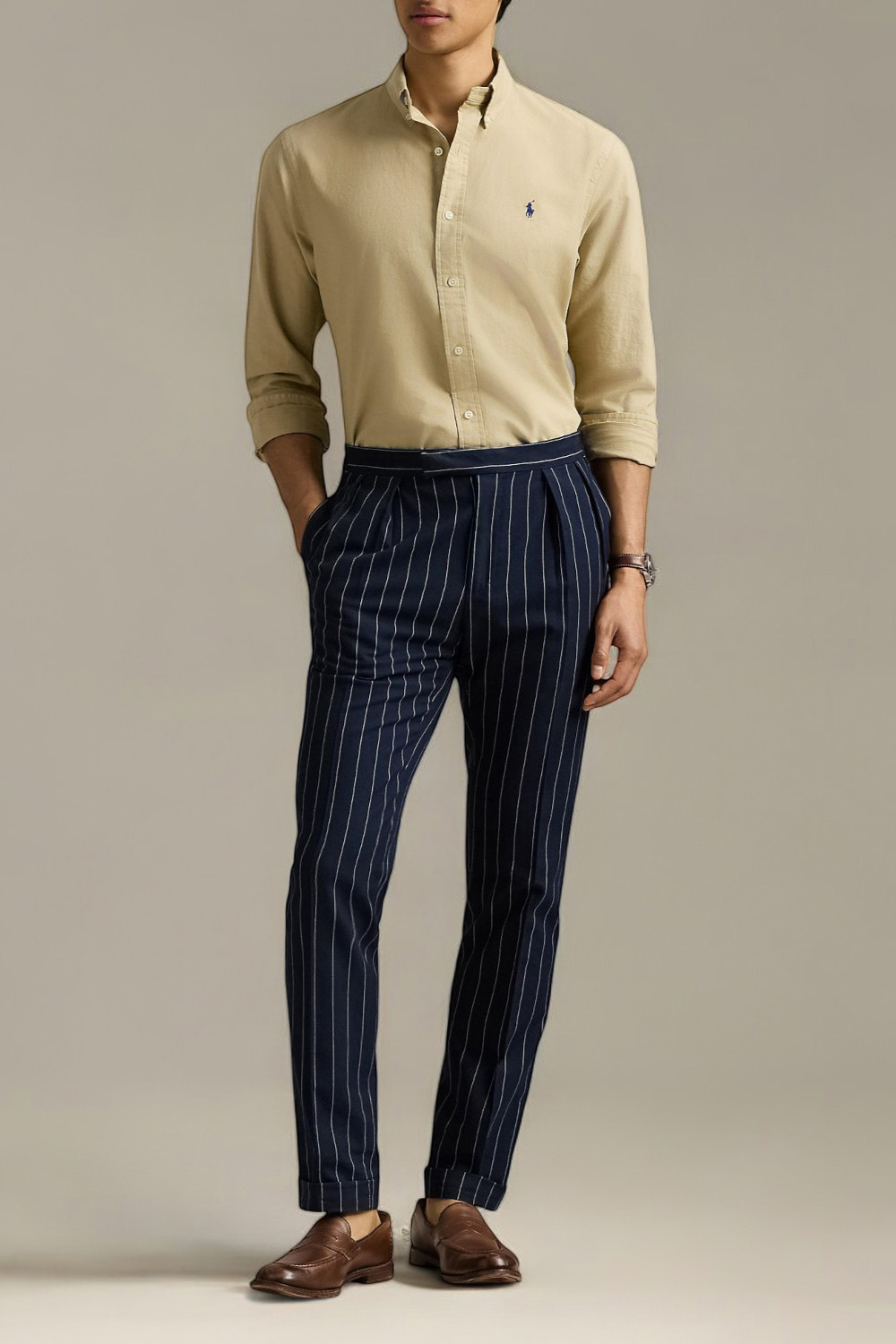 תמונת כל הלוק של חולצת כפתורים